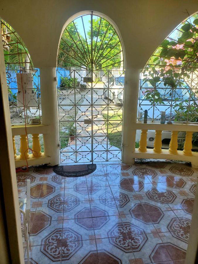 Fay Guest House Negril Exterior foto